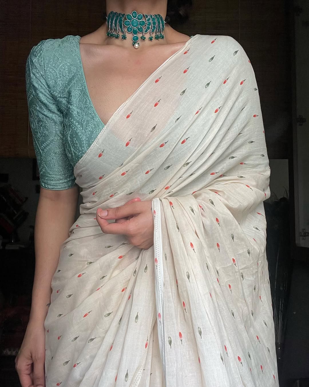 Ivory Blossom β Handwoven Chanderi Cotton Saree